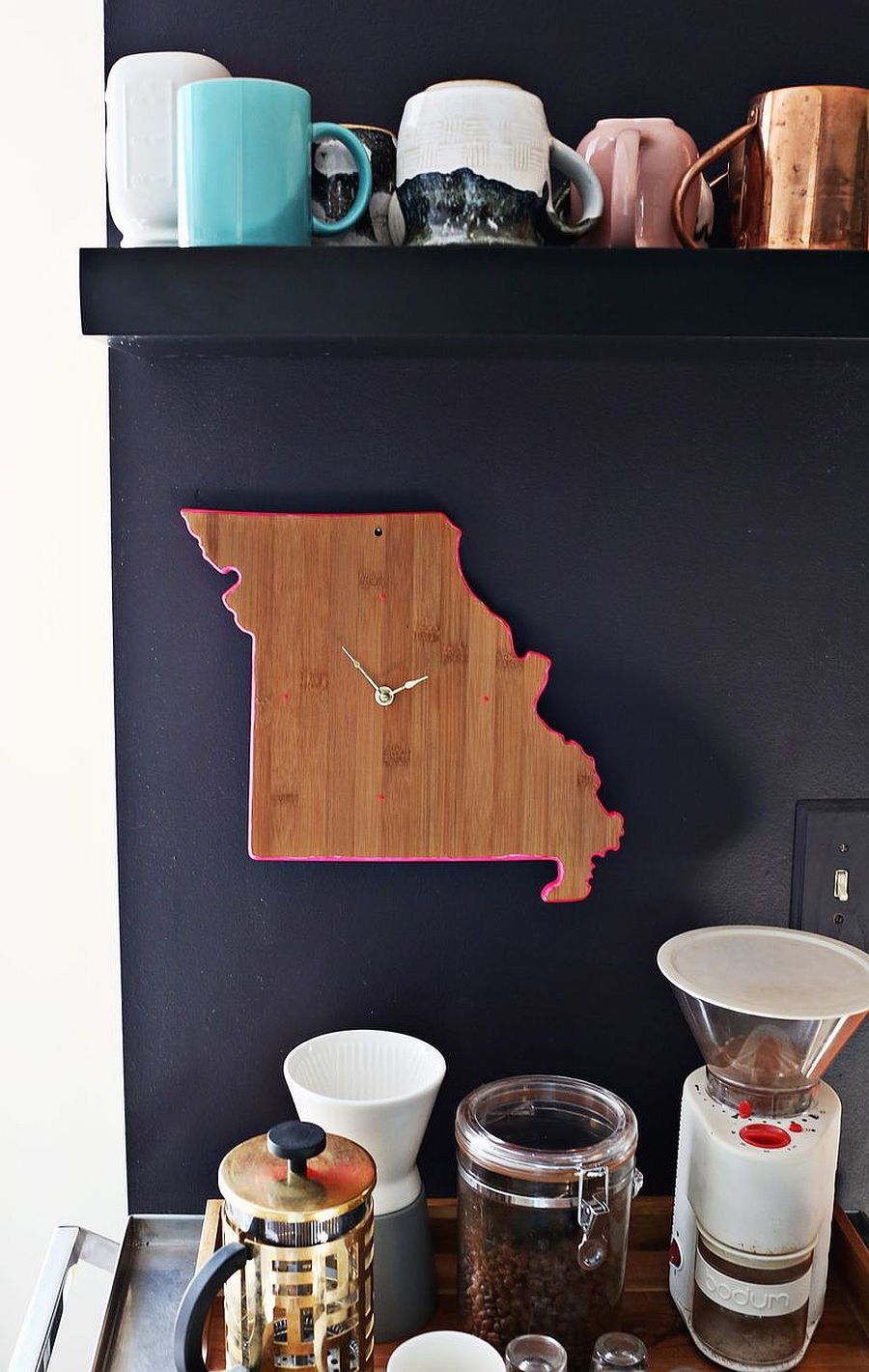 DIY cutting board clock