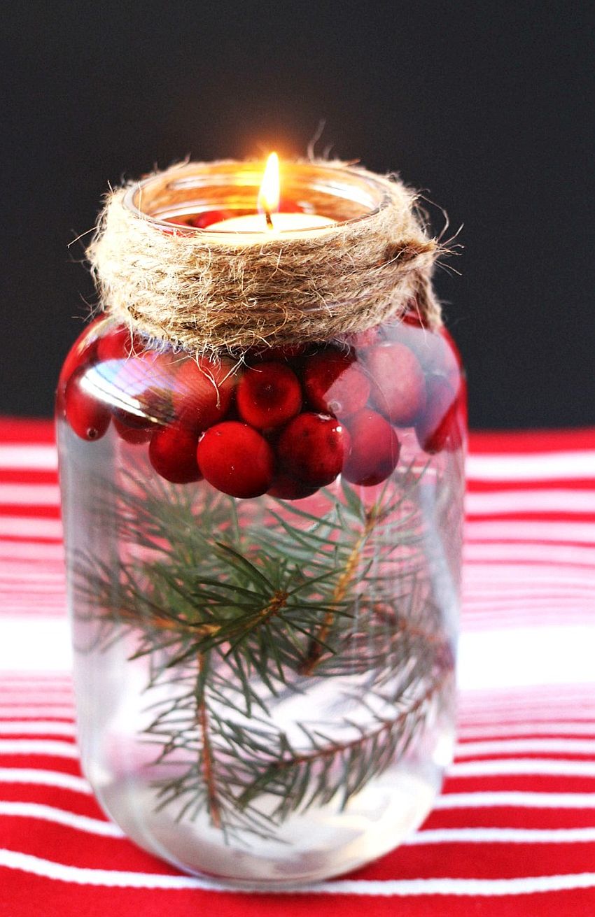 Easy and exquisite DIY Mason Jar Christmas Candle idea