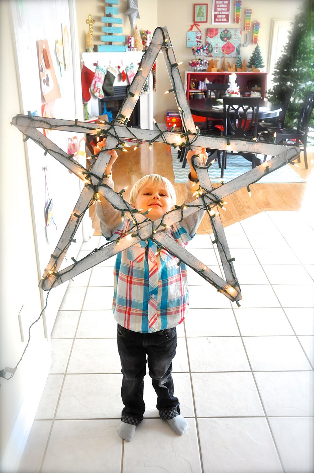 Giant Illuminated Christmas star that takes just 20 minutes to craft