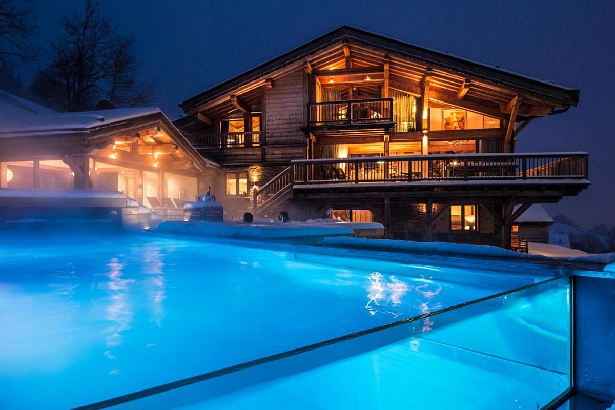 Infinity pool at Chalet Grande Corniche