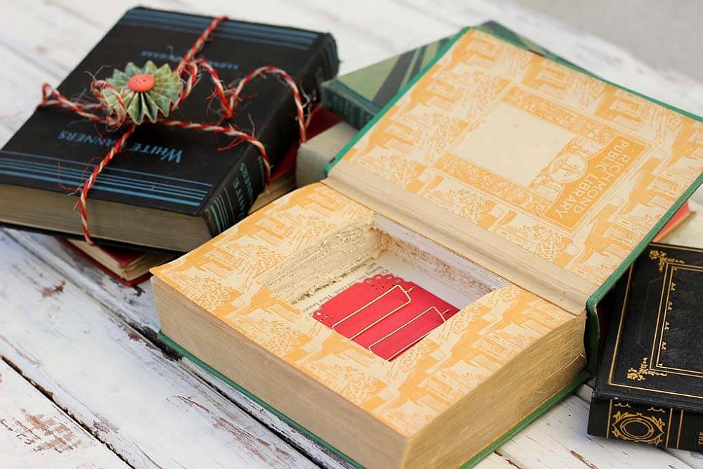 Old books turned into unique gift boxes!