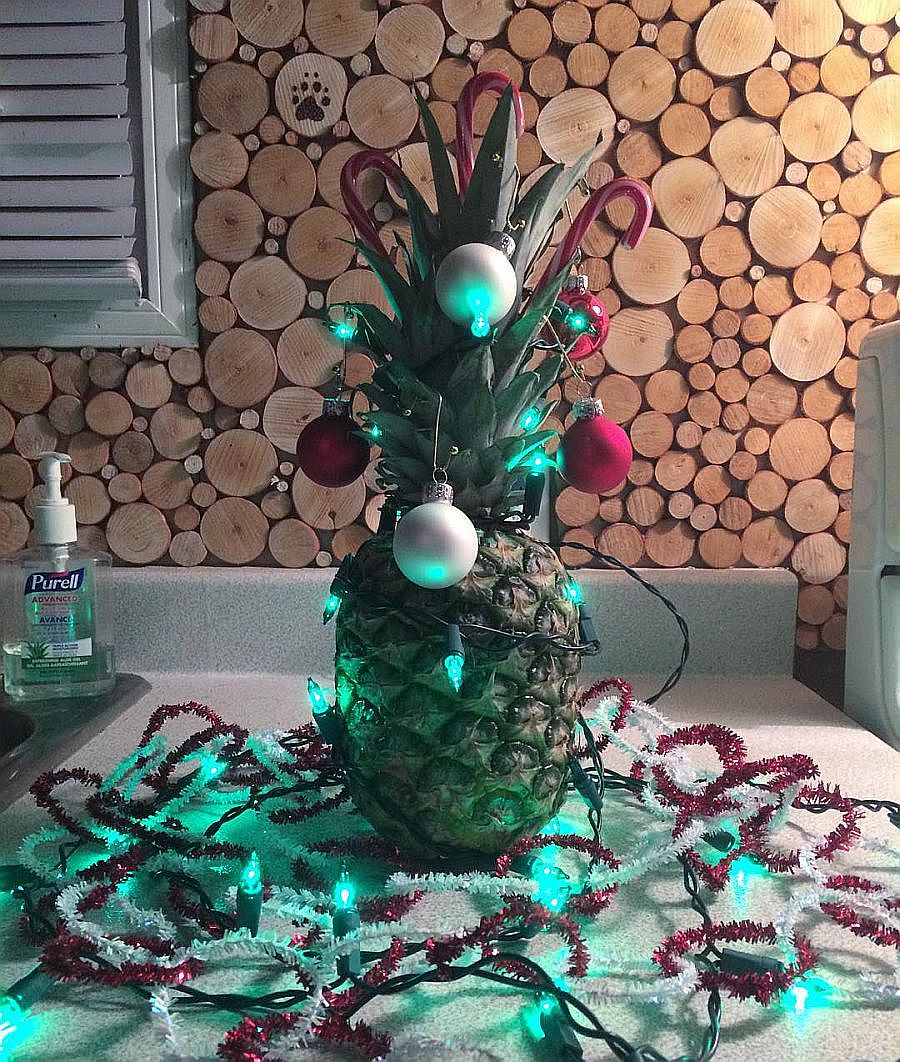 Simple-and-easy-to-craft-Pineapple-Christmas-Tree