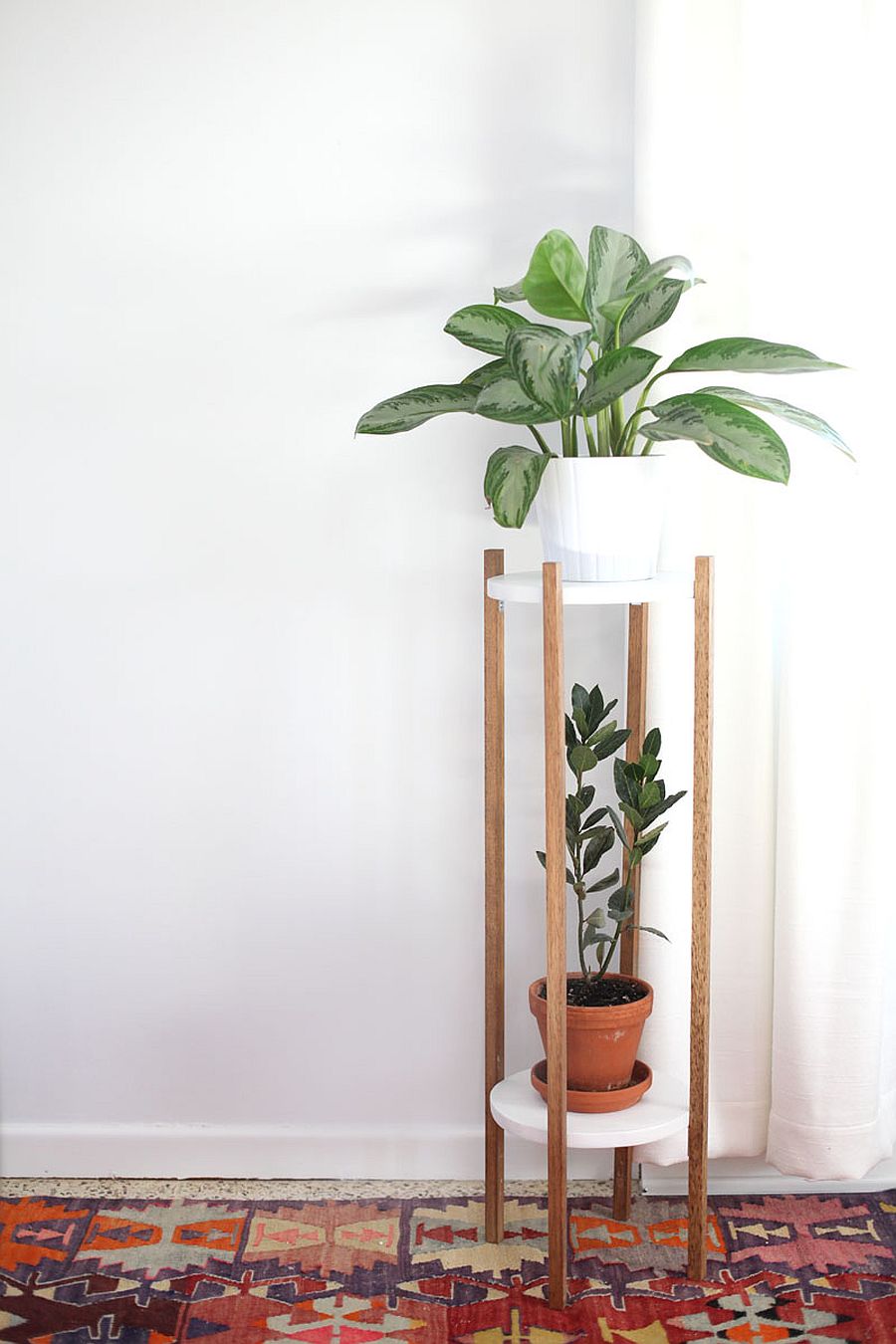 Twin-level-Midcentury-inspired-DIY-plant-stand