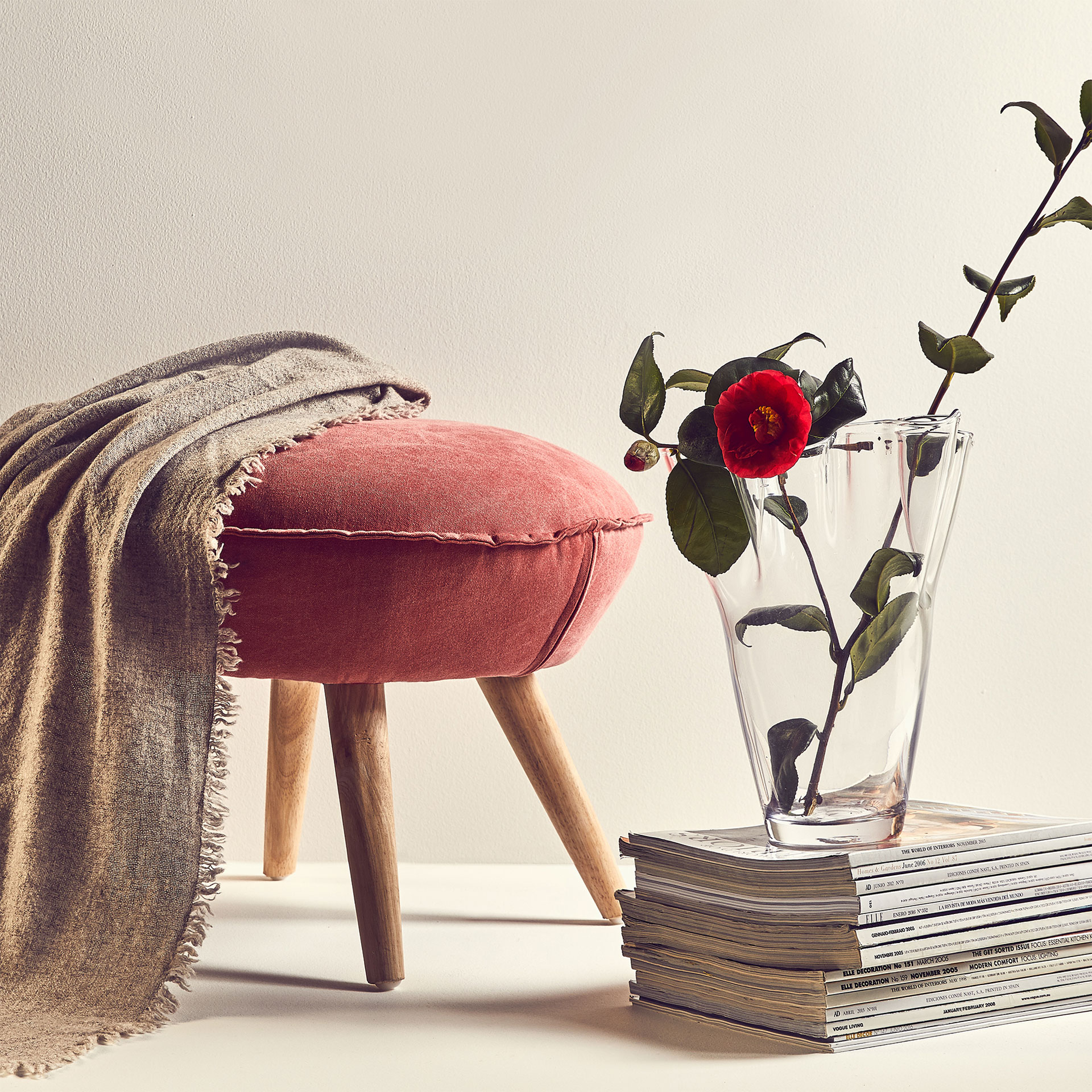 Rosy-nordic-stool-with-wooden-legs