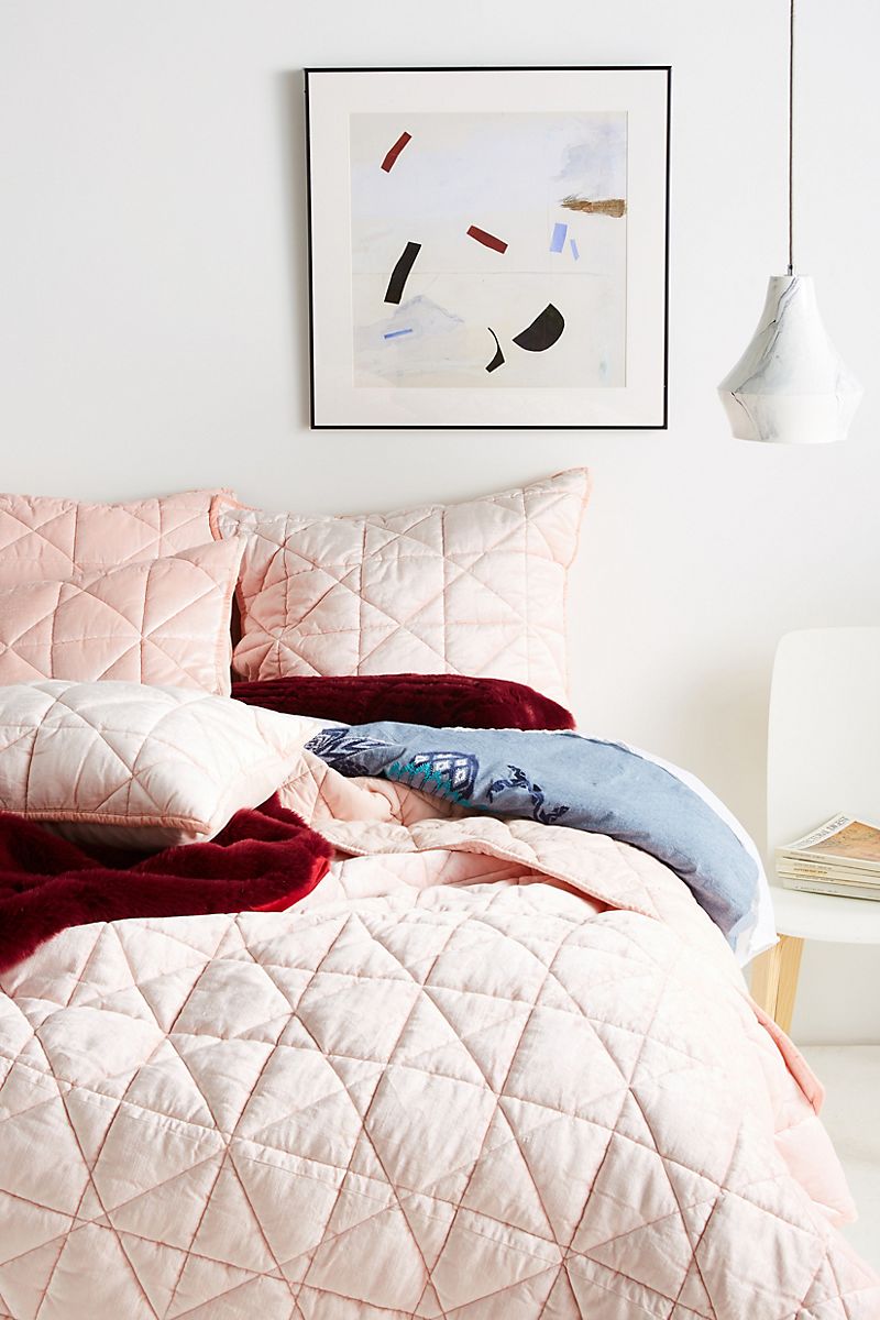 Velvet bedding in pink