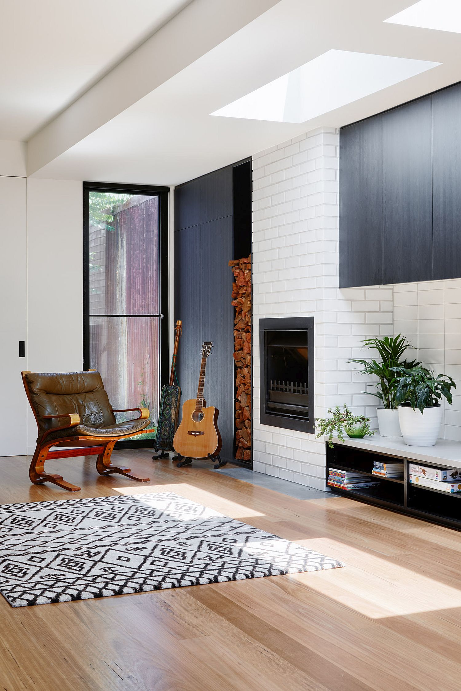 Comfy and natural reading nook in the corner