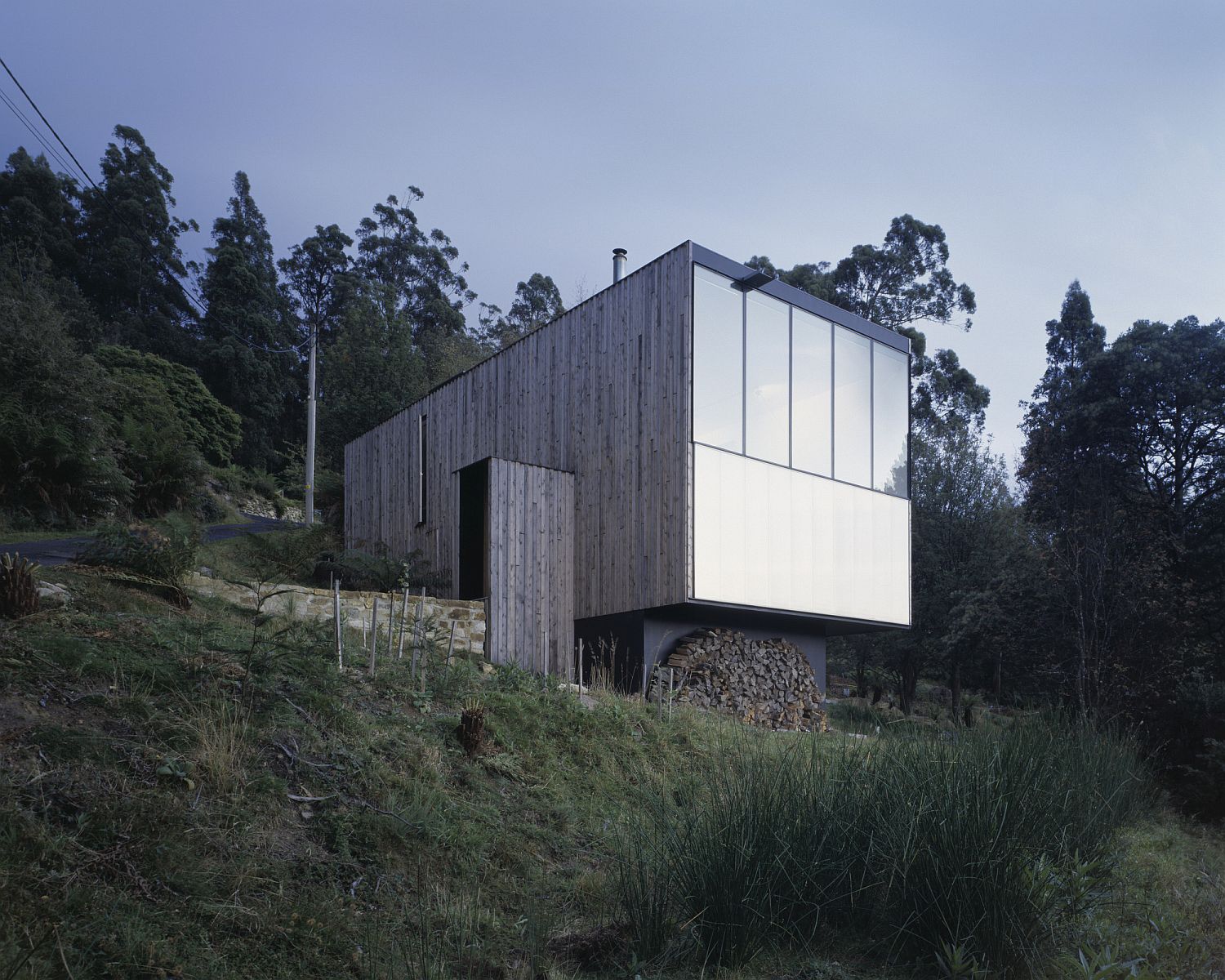 Contemporary Little Big House in Wellington Park, Australia