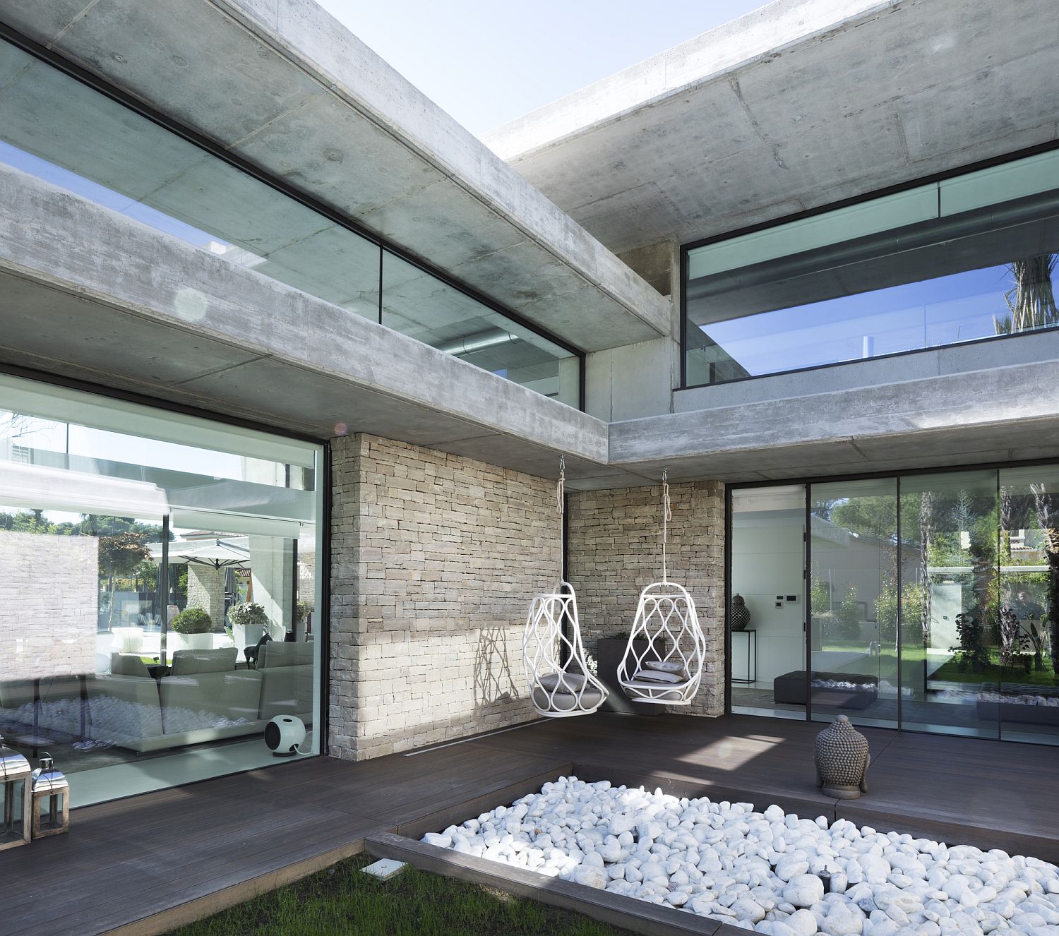 Contemporary-courtyard-of-Miravent-House-in-Spain