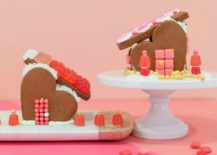 DIY-gingerbread-heart-houses-217x155