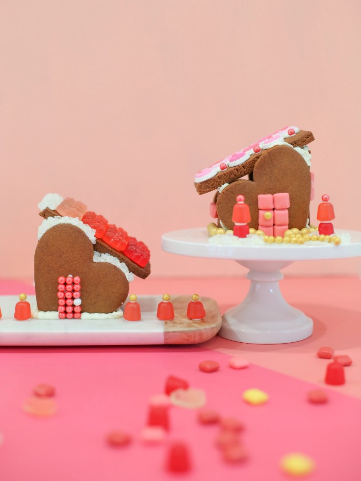 DIY-gingerbread-heart-houses