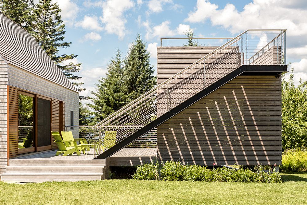 Smart little deck offers amazing views of the natural landcsape beyond