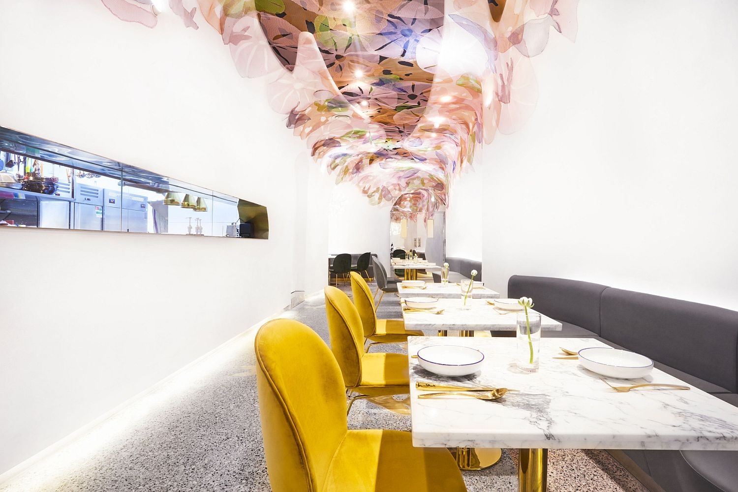 Stunning-and-white-interior-of-BLUFISH-Restaurant-in-Beijing-China