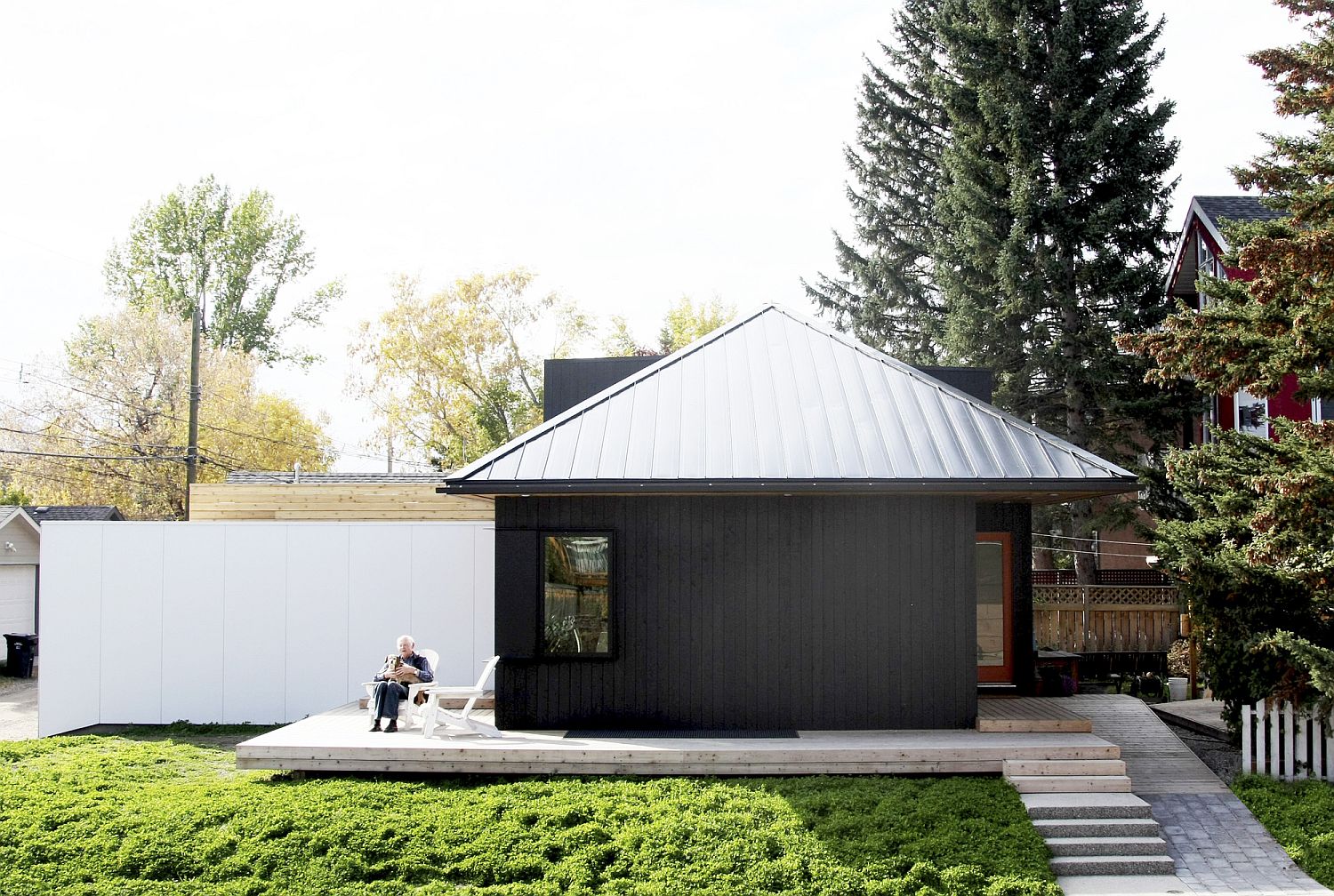 Finding Space for a Multi-Generational Family Home: Hillhurst Laneway House