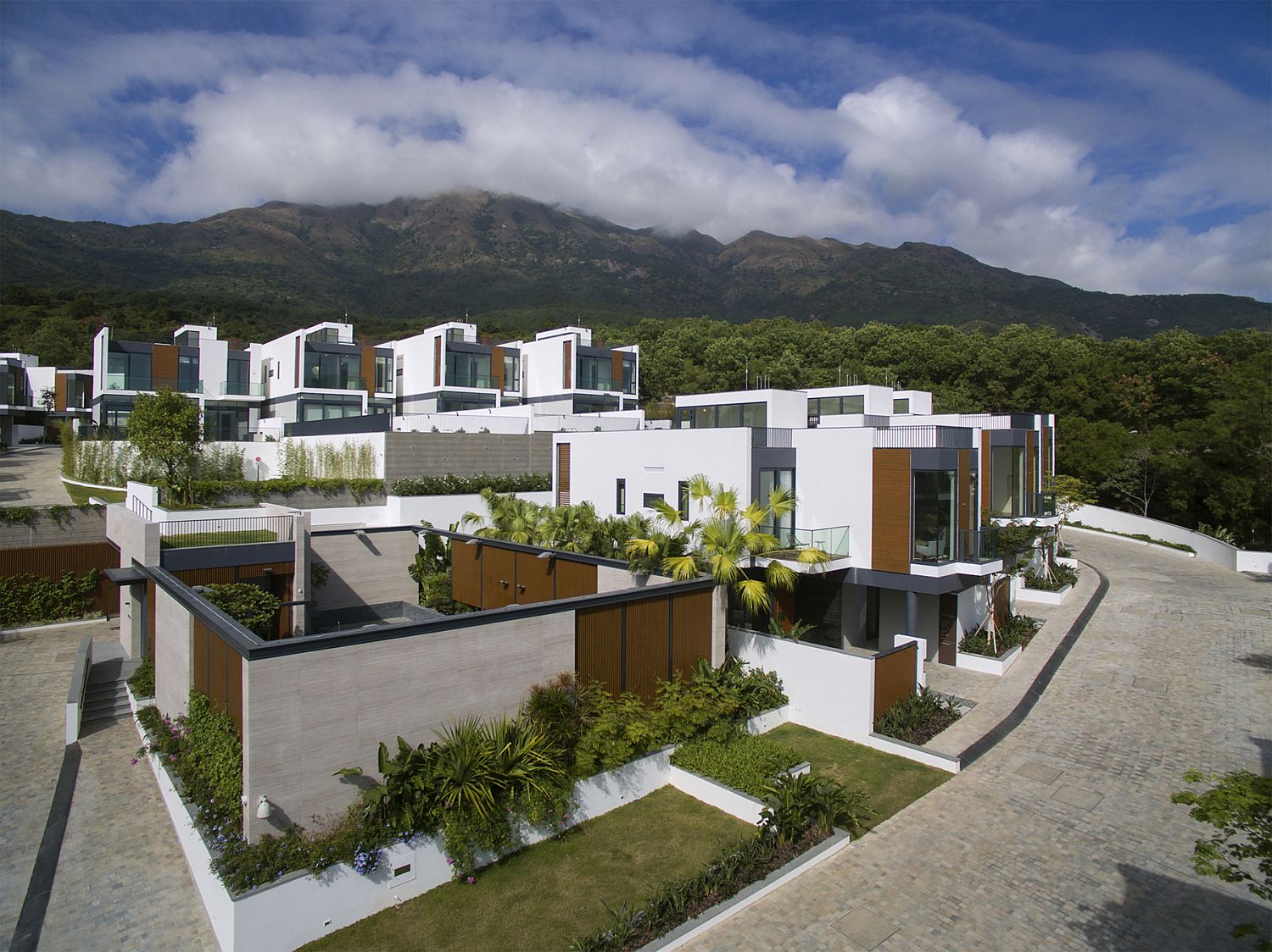 Series-of-contemporary-independent-homes-in-Hong-Kong-with-gorgeous-natural-views