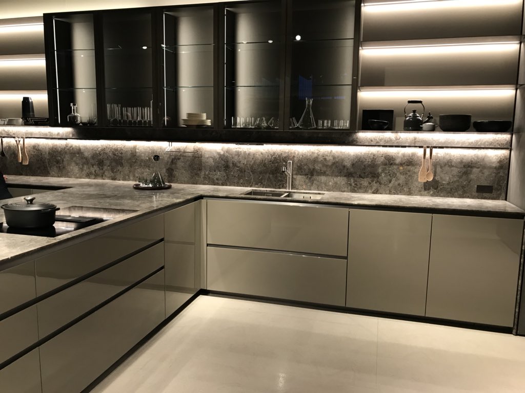 Contemporary-kitchens-from-MolteniC-Dada-at-iSaloni