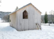Delightfully-minimal-and-whisical-design-of-the-wooden-Switzerland-cabin-217x155