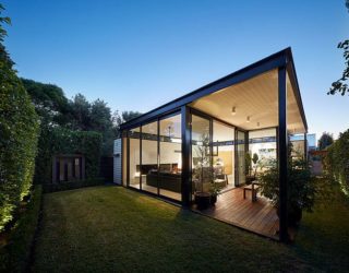 Beautiful and Breezy Light Box Refreshes Classic Heritage Home in Melbourne