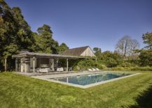 Pool-house-blends-in-with-the-backdrop-effortlessly-217x155