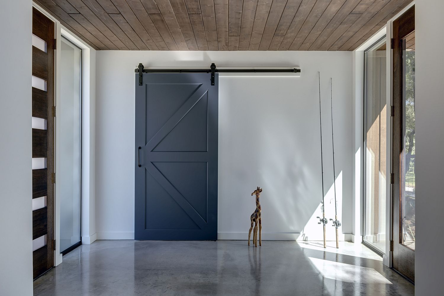Sliding-barn-style-door-for-the-modern-interior