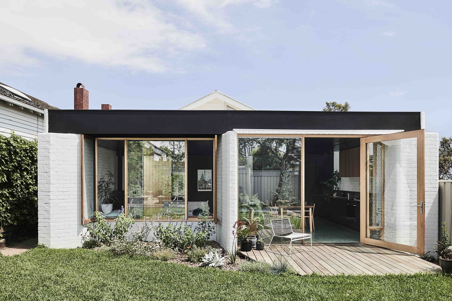Small-and-modest-addition-to-the-Brunswick-West-House