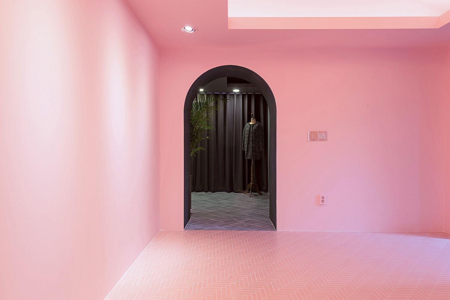 View-of-the-gray-office-room-from-the-pink-entry