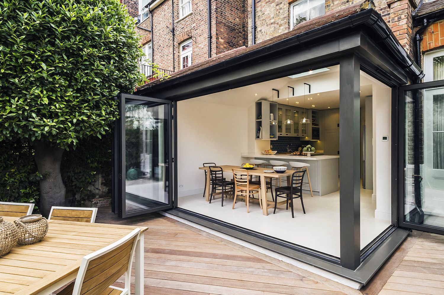 Contemporary-makeover-of-Victorian-townhouse-in-North-London