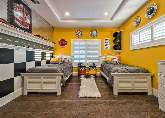 How to Add Yellow to the Eclectic Kids’ Bedroom in Cheerful Style | Decoist