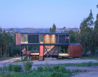 Chilean Home Appears Suspended In La Boca Hills