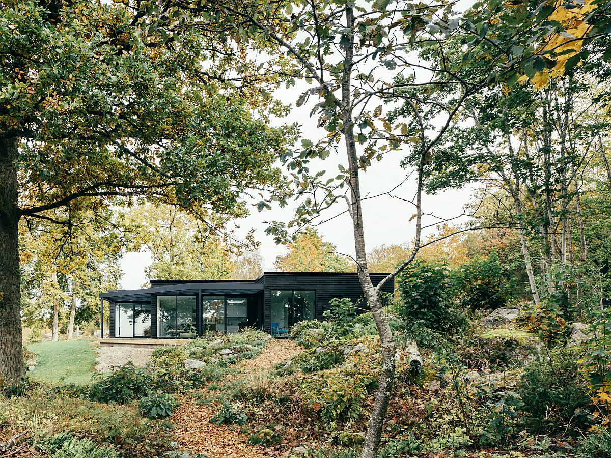 Contemporary-and-relaxing-Villa-G-surrounded-by-an-oak-forest