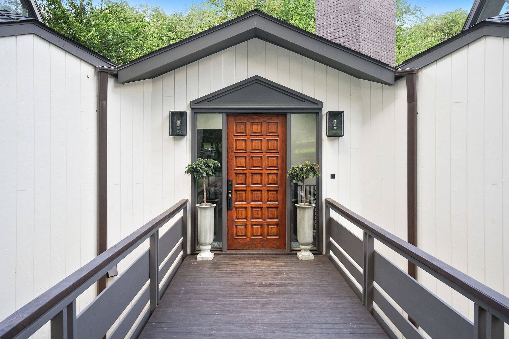 Entrance-to-the-goregous-remodeled-home-in-Wilson-Connecticut