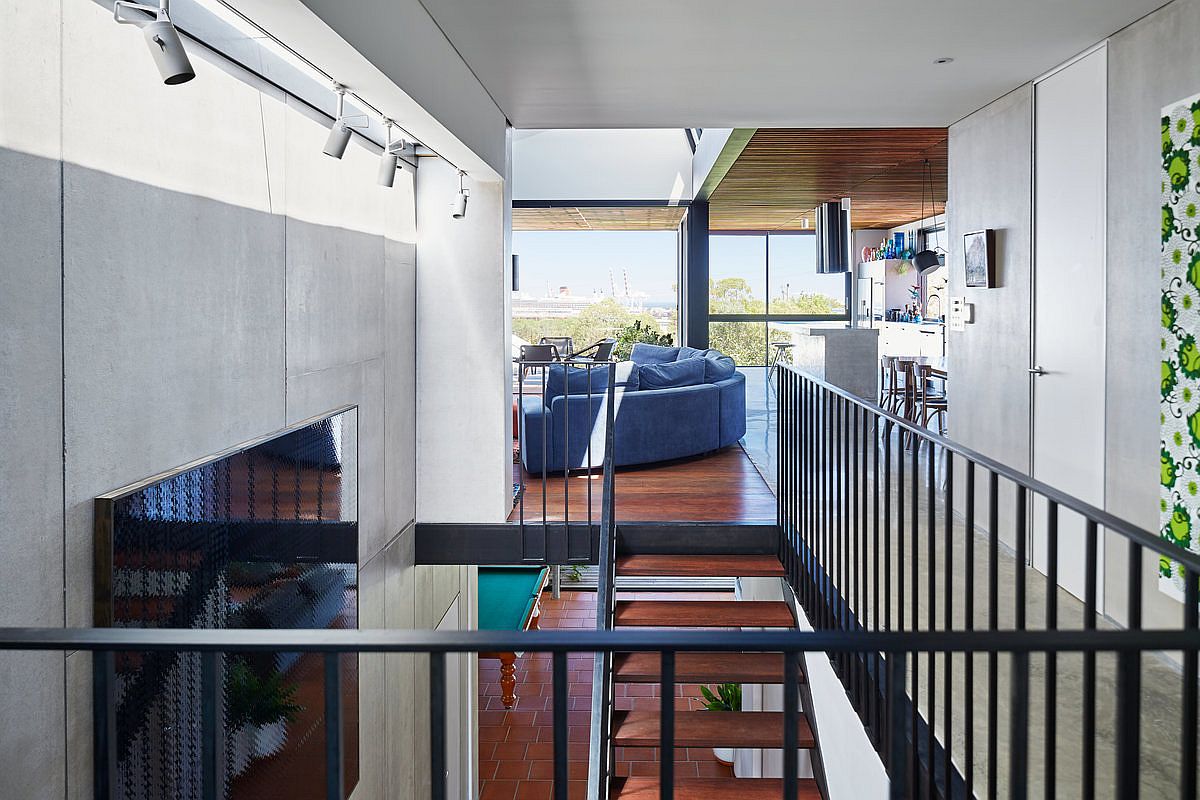 Minimal-and-modern-interior-of-teh-Aussie-home