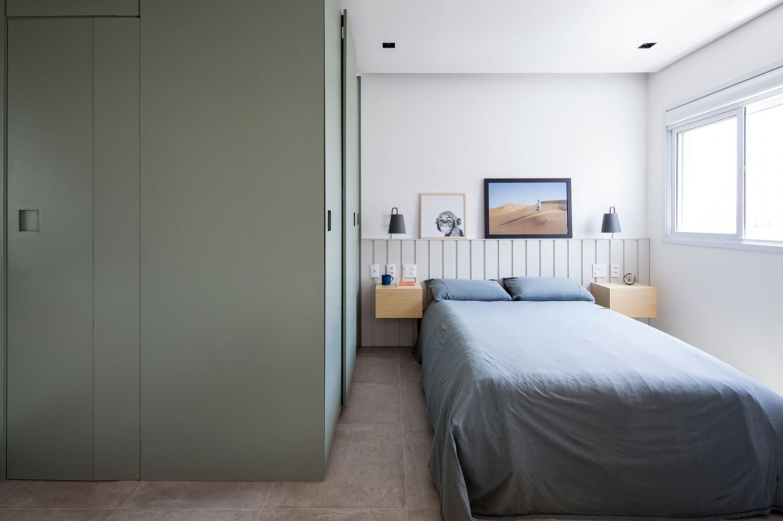 Neutral-color-palette-gives-this-bedroom-a-more-spacious-visual-appeal