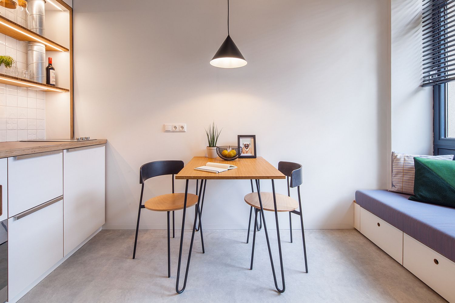 dining room in apartment