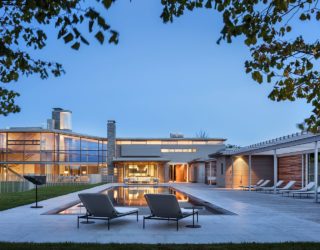 Spectacular Hamptons Residence: A Modern Window into a Scenic Landscape