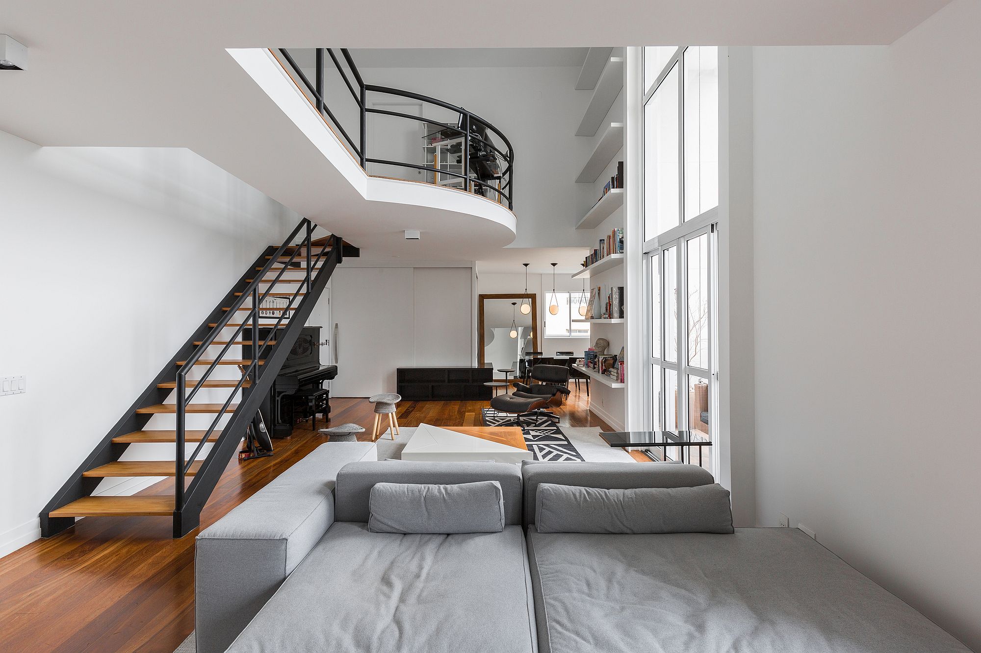 Contemporary-Sao-Paulo-interior-inspired-by-modern-industrial-New-York-lofts