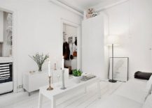 White-decor-blends-in-with-the-backdrop-creating-a-sense-of-spaciousness-217x155