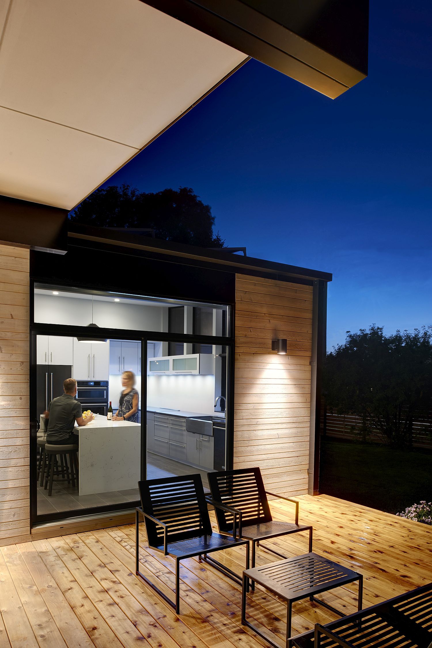 Wooden-deck-is-connected-with-the-kitchen-inside