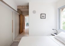 All-white-modern-bedroom-inside-the-Sao-Paulo-home-217x155