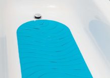 Bathtub-mats-prevent-slipping-217x155