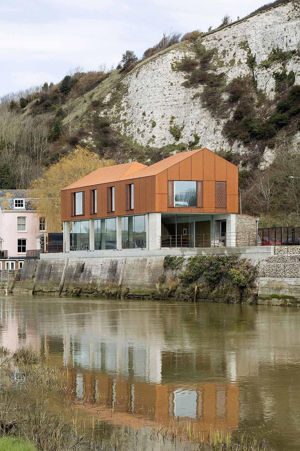 Cor-ten steel gives the exterior a unique visual