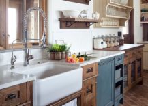 Farmhouse-kitchen-with-a-touch-of-vintage-217x155