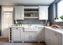 Farmhouse-style-kitchen-with-modern-aesthetics-and-smart-shelving-217x155