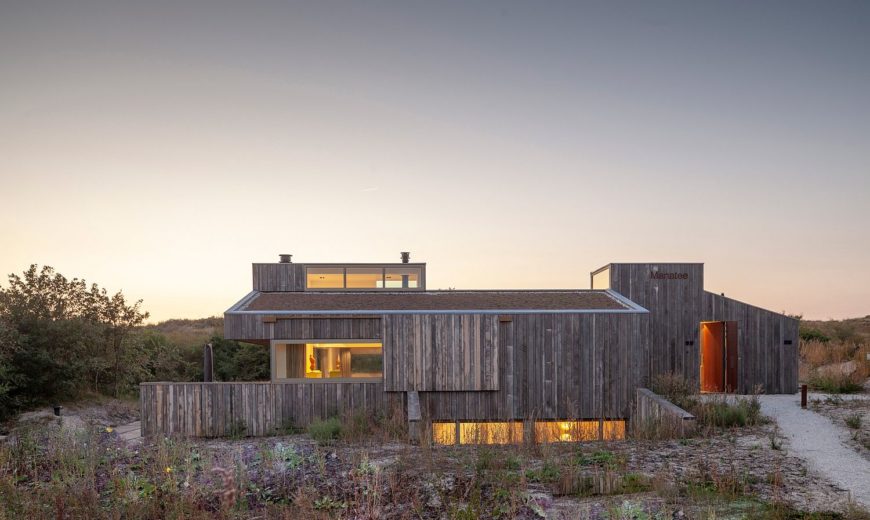 Green Roof and a Smart Bedroom Level Leave You Charmed at this Holiday Home