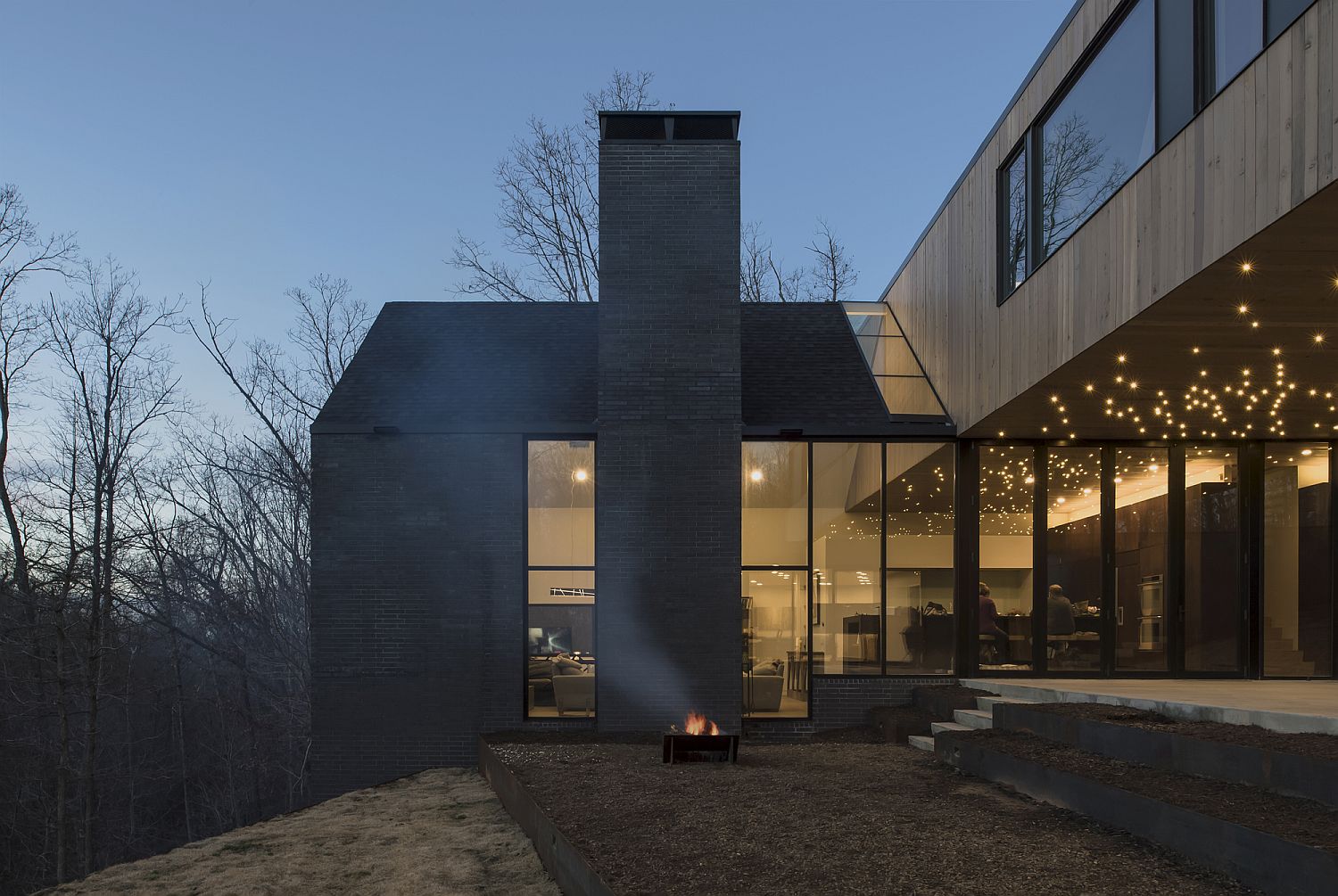Dogwoodtrot House: Sparkling and Woodsy Modern Twist to the Vernacular