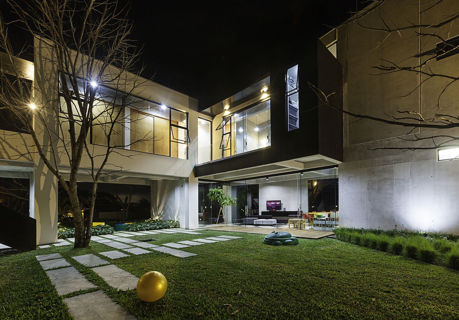 Lighting-and-open-spaces-create-a-smart-urban-oasis-full-of-greenery