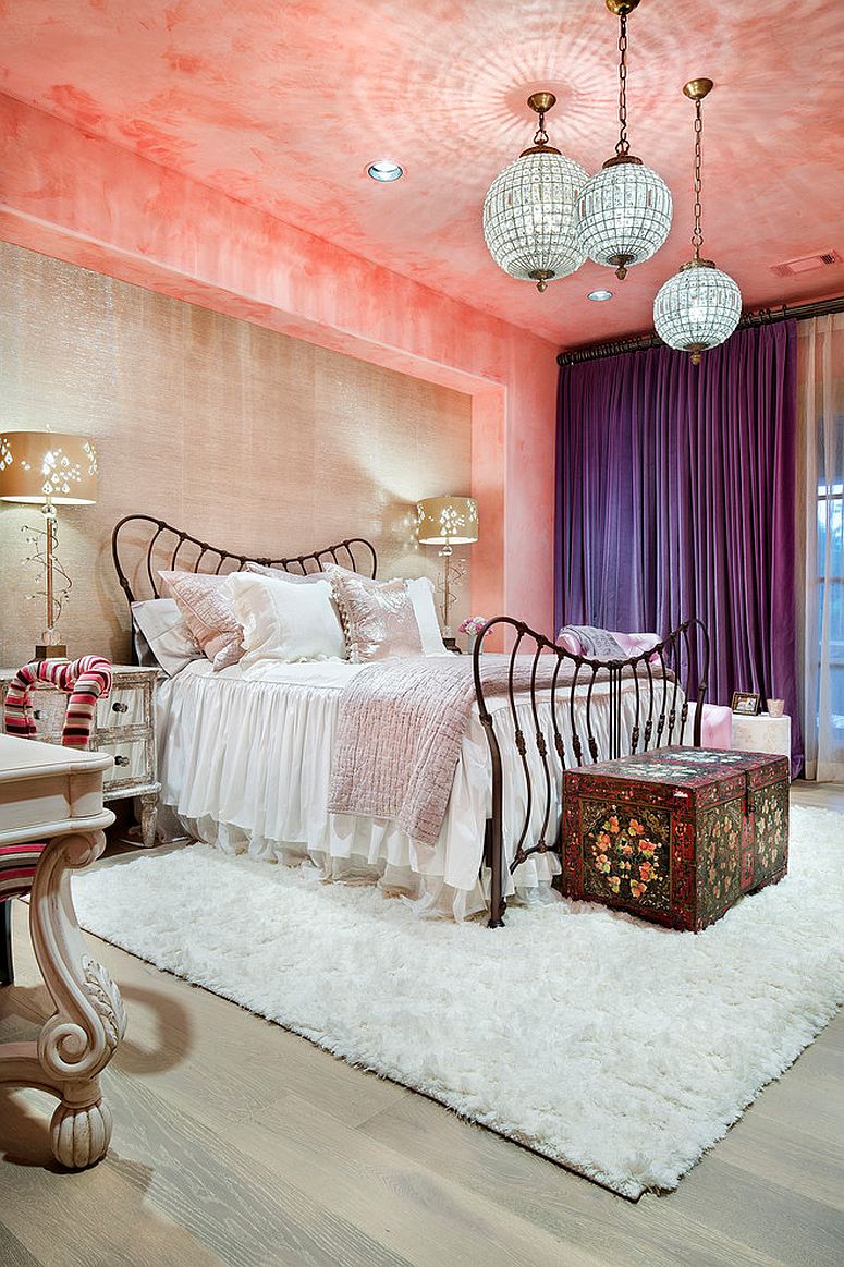 Mediterranean-eclectic-kids-bedroom-with-bright-pink-ceiling