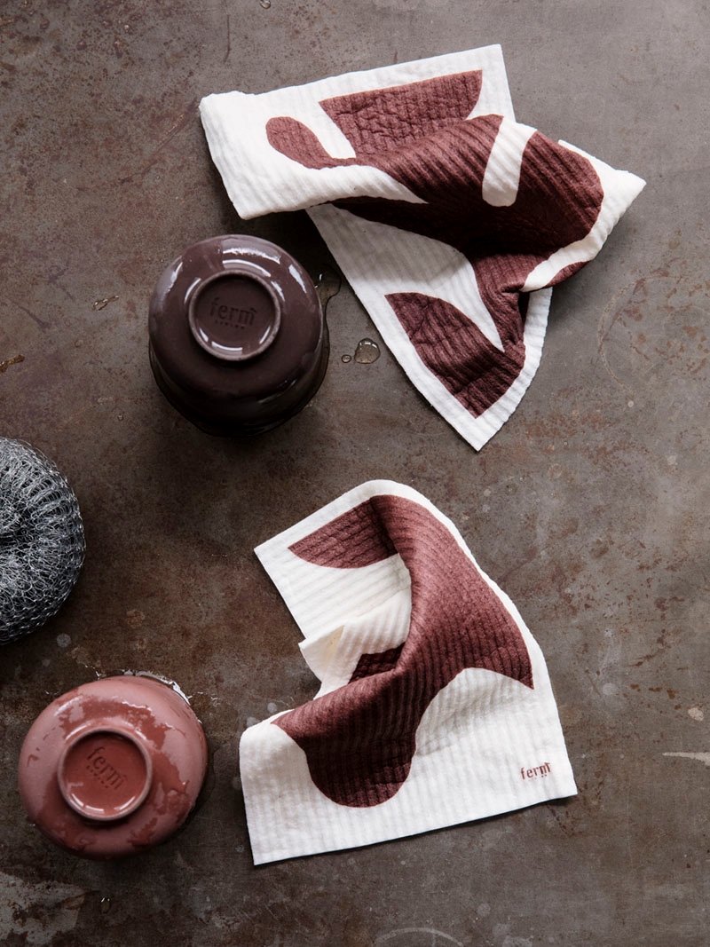 Red-brown dish towels for fall