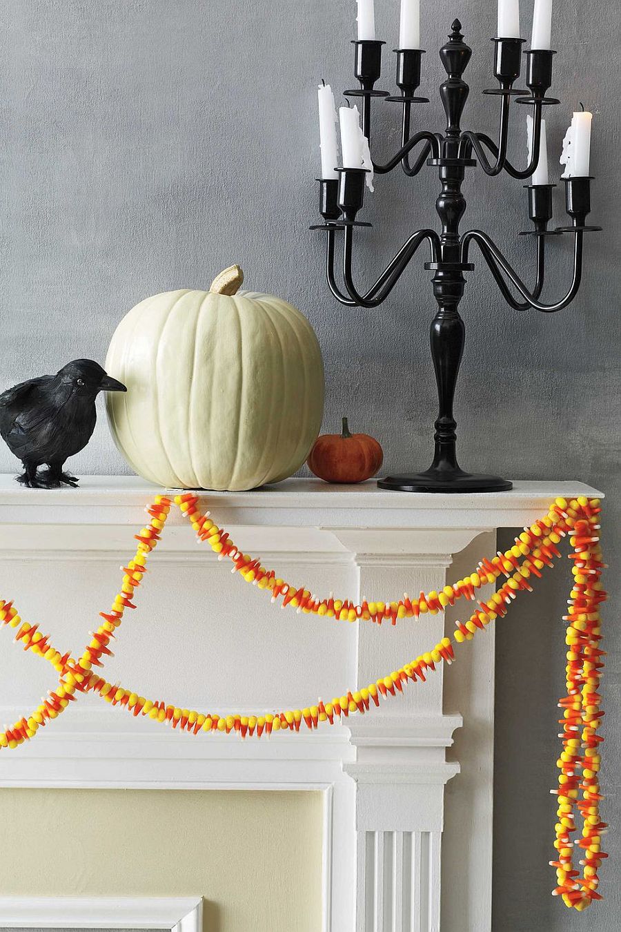 Beautiful-and-colorful-candy-corn-garland-DIY