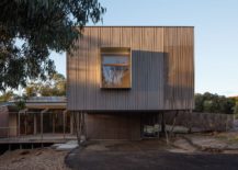 Concrete-and-wood-Aussie-home-with-cantilevered-design-217x155
