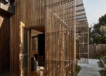 Custom-timber-screen-creates-a-protected-outdoor-hangout-while-keeping-out-harsh-sunlight-217x155